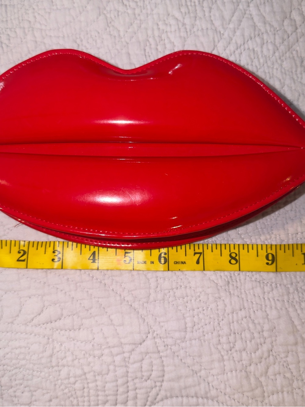 Red Lip-Shaped Makeup bag clutch - Women Makeup